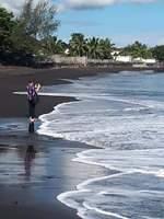 04 Black shores of Tahiti Pearl Beach resort